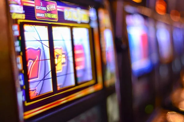 Live blackjack table on pandora888 slot with professional dealer